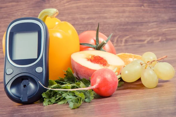 Fecha 14 de noviembre como símbolo del día mundial de la diabetes, glucómetro para medir el nivel de azúcar y frutas con verduras —  Fotos de Stock