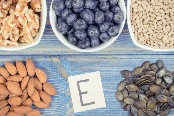 Potraviny, které obsahují vitamín E, minerálů a vlákniny, zdravá výživa — Stock fotografie