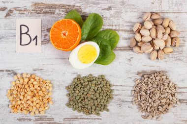 Ürün ve malzemeler içeren B1 vitamini, doğal mineral ve lif, sağlıklı beslenme