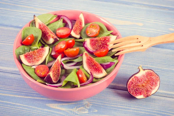 Foto vintage, Salada de frutas e vegetais frescos com garfo de madeira, estilo de vida saudável e conceito de nutrição — Fotografia de Stock