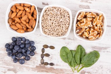 Kaynak E vitamini, mineraller ve diyet lifi olarak doğal maddeler