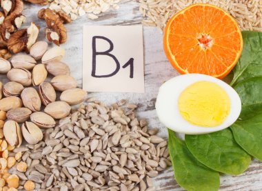 B1 vitamini, doğal mineral ve lif, sağlıklı beslenme içeren ürünler
