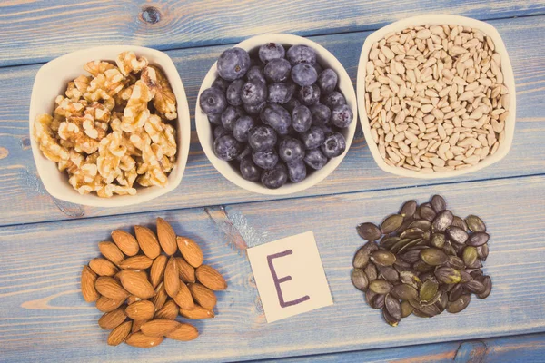 Vintage foto, Prodotti, ingredienti contenenti vitamina E e fibra alimentare, concetto di nutrizione sana — Foto Stock