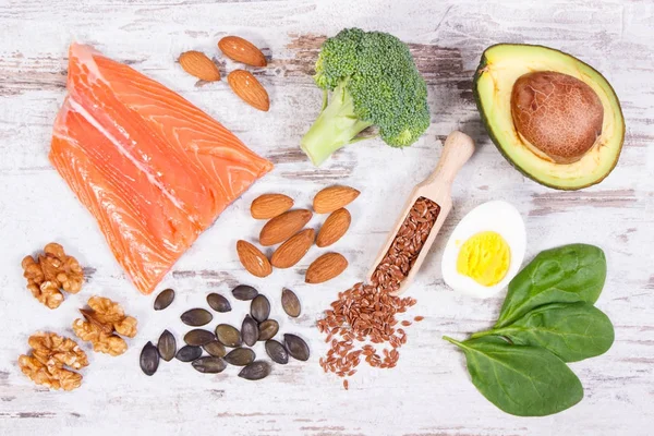 Omega 3 asitleri, doymamış yağ ve diyet lifi, sağlıklı beslenme kavramı doğal kaynakları