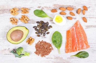 Omega 3 asitleri, doymamış yağ ve lif içeren maddeler, sağlıklı bir yaşam tarzı, beslenme ve asit diyet kavramı