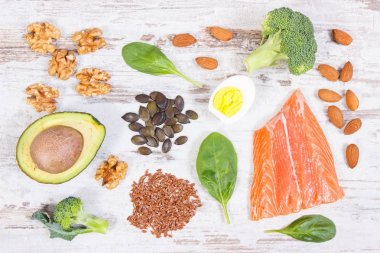 Omega 3 asitleri, doymamış yağ ve diyet lifi, sağlıklı beslenme kavramı doğal kaynakları