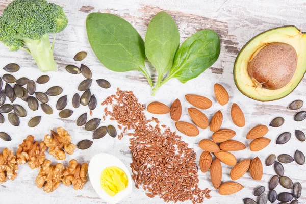 Ingredientes contendo ácidos ômega 3, gorduras insaturadas e fibras, estilo de vida saudável, nutrição e conceito de dieta ácida — Fotografia de Stock