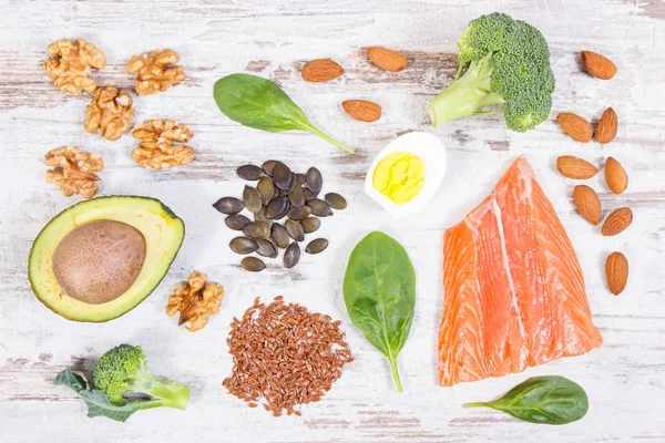 Omega 3 asitleri, doymamış yağ ve diyet lifi, sağlıklı beslenme kavramı doğal kaynakları