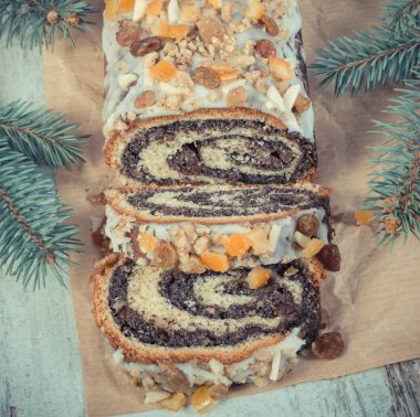 Vintage Fotoğraf, ev yapımı haşhaş tohumu pasta ve çam dalları