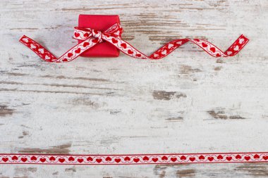 Sevgililer günü, kopya alanı metin eski yönetim kurulu için şerit ile sarılmış hediye