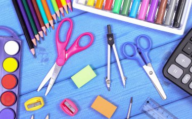 Okul aksesuarları panoları