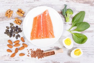 Omega 3 asitleri, doğal mineral ve lif, asit beslenme kavramı içeren taze sağlıklı gıda