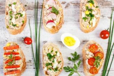 Baget veya sandviç uskumru veya ton balığı Yapıştır ve yemek hazırlanması için malzemeler