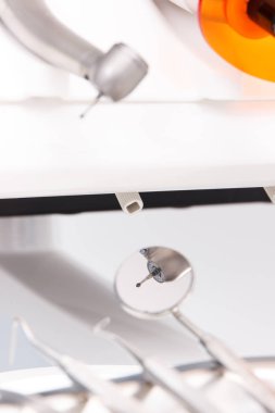 Diş araçlarına ve stomatology ofiste diş hekimleri tarafından kullanarak için aygıtlar