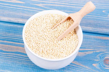 Kaynak sağlıklı vitamin olarak Quinoa tohumları