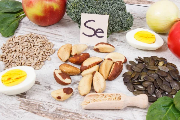 Ürün ve selenyum, mineraller ve diyet lif, sağlıklı beslenme kavramı içeren maddeler
