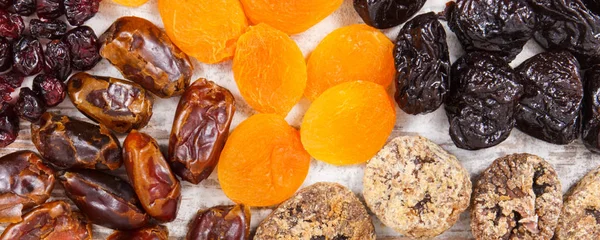 Їжа, що містить натуральні вітаміни та харчові волокна, концепція здорового харчування — стокове фото