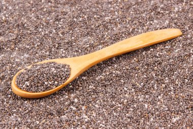 Kaynak doğal vitaminler, diyet lifi ve mineraller, sağlıklı beslenme kavramı olarak Chia tohum