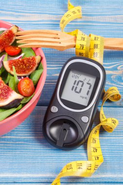 Meyve ve sebze salatası ve Şeker Ölçüm sonucu şeker seviyesi, diyabet kavramı ile zayıflama ve sağlıklı beslenme