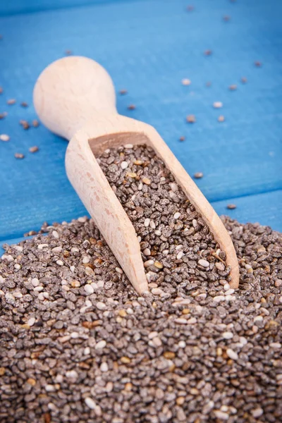 Семена шиа в качестве источника натуральных витаминов, пищевых волокон и минералов, концепция здорового питания — стоковое фото