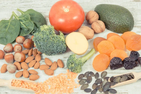 Natuurlijke ingrediënten als bron kalium, vitamine K, mineralen en vezels — Stockfoto