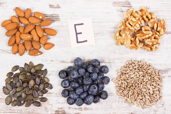 Složky obsahující vitamin E, přírodních minerálů a vlákniny, zdravá výživa — Stock fotografie