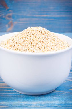 Doğal mineral ve vitaminler, sağlıklı beslenme kavramı içeren quinoa tohumları