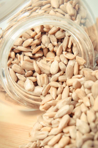 Semillas de girasol con frasco de vidrio. Alimentación saludable —  Fotos de Stock