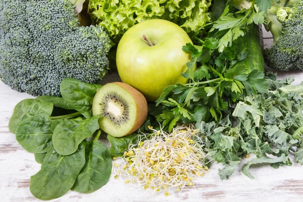 Fresh ripe natural fruits, vegetables and sprouts. Nutritious ingredients containing minerals and vitamins — Stock Photo, Image