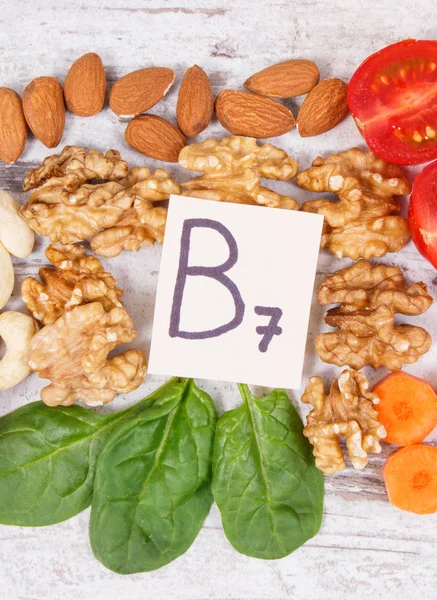 Výživná různé přísady obsahující vitamín B7, přírodních minerálů a vlákniny, zdravá výživa — Stock fotografie