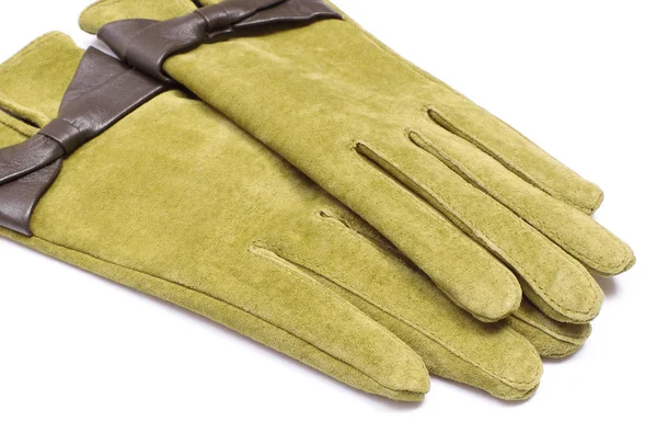 Par de guantes de gamuza de cuero para mujer. Fondo blanco — Foto de Stock