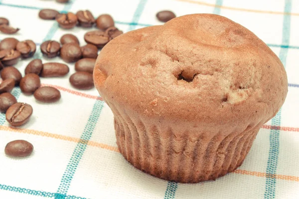 Frisch Gebackene Hausgemachte Muffins Und Kaffeekörner Leckeres Dessert Konzept — Stockfoto