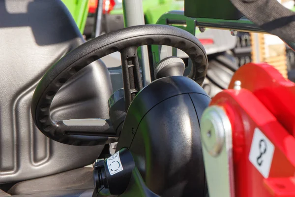 Steering Wheel Agricultural Industrial Machine Vehicle Technology Concept — 图库照片