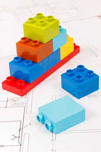 Blocs Jouets Plastique Coloré Dessins Construction Maison Concept Construction Achat — Photo