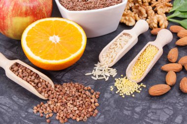 Sağlıklı tiroid için vitamin ve mineral içeren besleyici ürünler ve malzemeler