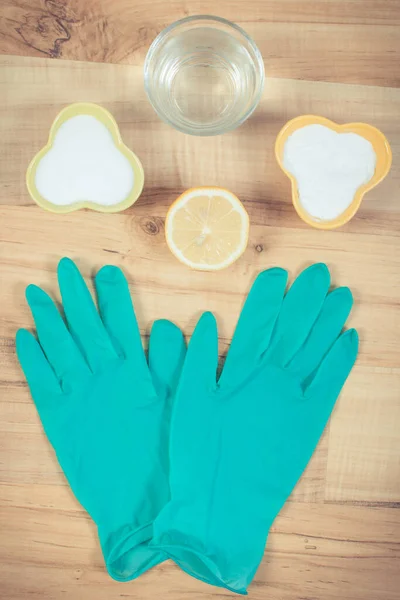Ελαστικά Γάντια Και Φυσικά Απορρυπαντικά Για Τον Καθαρισμό Διαφόρων Επιφανειών — Φωτογραφία Αρχείου