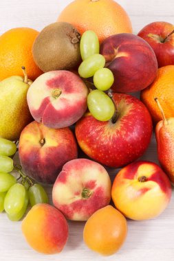 Taze sağlıklı besin kaynağı olarak doğal vitaminler, beslenme lifleri ve mineraller.