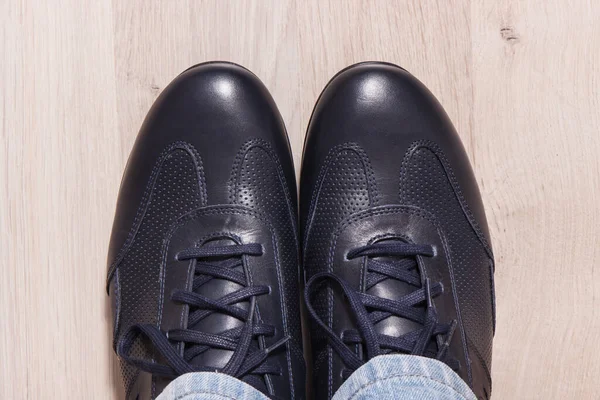 Elegante Stijlvolle Comfortabele Marine Blauwe Schoenen Voor Mannen Wit Boord — Stockfoto