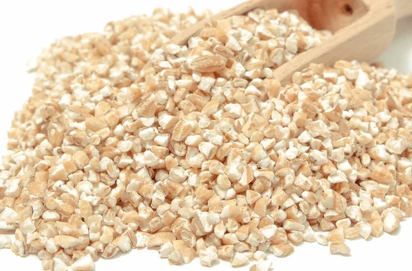 Semole Orzo Con Paletta Legno Alimenti Contenenti Minerali Naturali Fibre — Foto Stock