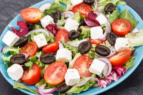 Salada Grega Preparada Fresca Com Queijo Feta Legumes Melhor Alimento — Fotografia de Stock