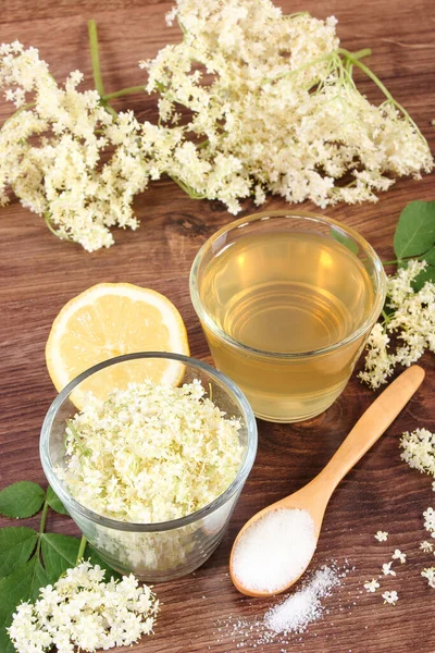 Vaso Flores Saúco Ingredientes Para Preparar Jugo Saludable Medicina Alternativa — Foto de Stock