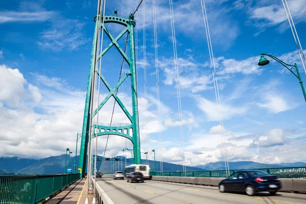 Lions Gate Bridge no Stanley Park em Vancouver — Fotografia de Stock