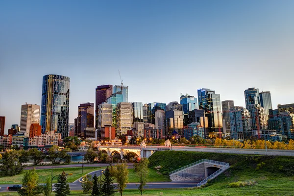 Sonnenuntergang über der Calgary Downtown Skyline in hdr — Stockfoto