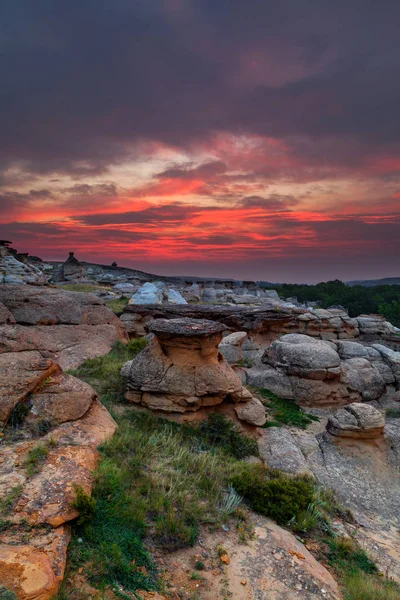 Salida del sol en el Parque Provincial de Stone en Alberta, Canadá — Foto de Stock