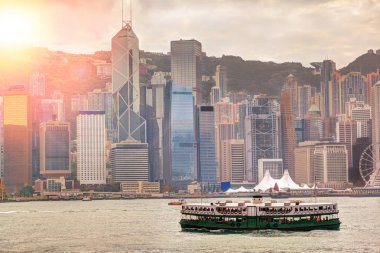 Sunrise Hong Kong Victoria Limanı üzerinden