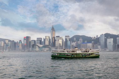 Victoria Limanı Hong Kong'da geçen gemi