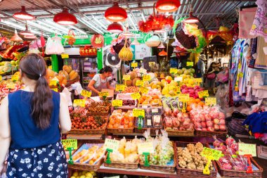 Mongkok, Hong Kong meyve satan sokak satıcısı