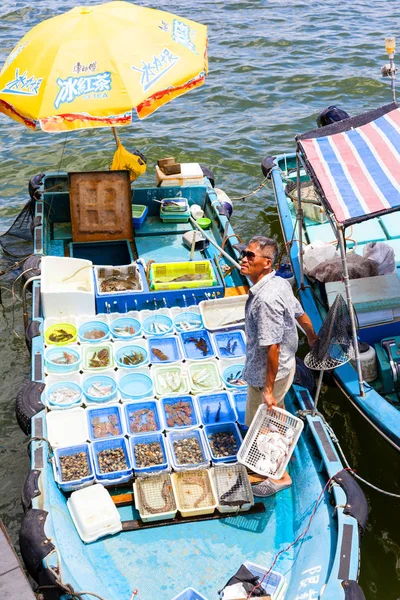 Zwevende Seafood Market in Sai Kung, Hong Kong — Stockfoto