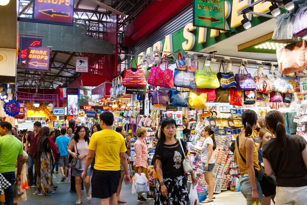 Bugis Street Market в Сингапуре — стоковое фото