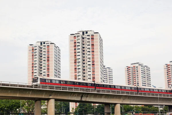 Singapore Subway Train on Elevated Tracks — Stok Foto